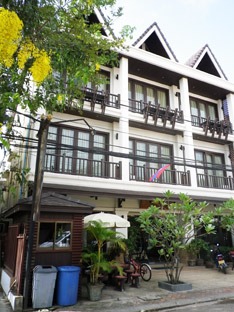 Vongkhamsene Hotel 外観